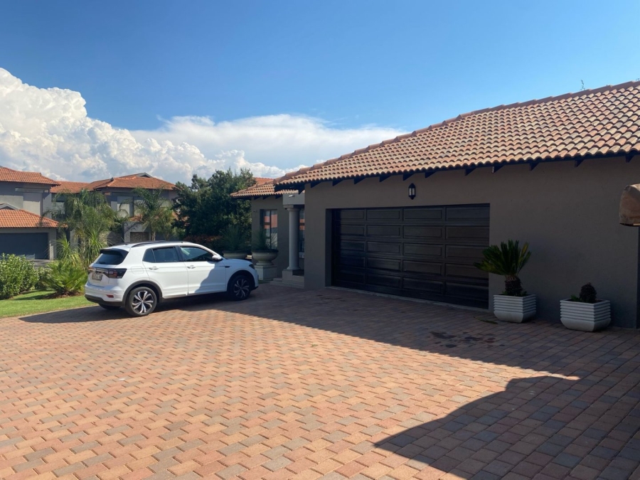 To Let 4 Bedroom Property for Rent in Birdwood Estate North West